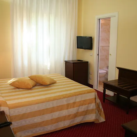 Milano Helvetia - In Centro Con Piscina Otel Riccione