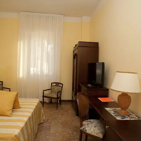 Otel Milano Helvetia - In Centro Con Piscina 3*