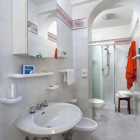 Milano Helvetia - In Centro Con Piscina 3*