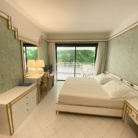 President Hotel