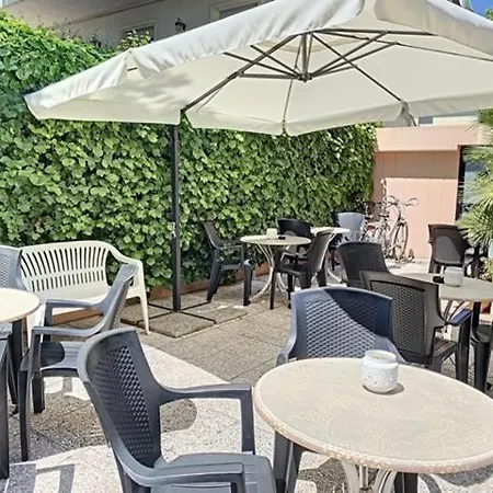 Hotel Iride Suite, Breakfast&brunch - Ideale Per Famiglie E Coppie Riccione