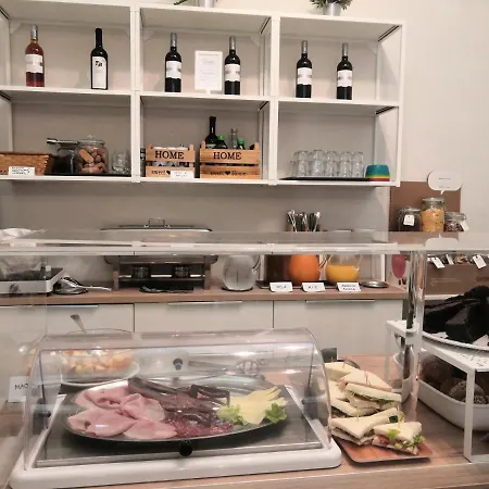 Iride Suite, Breakfast&brunch - Ideale Per Famiglie E Coppie Hotel 2*