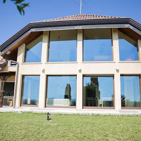 Villa Porzione Di Con Piscina,giardino E Parcheggi *