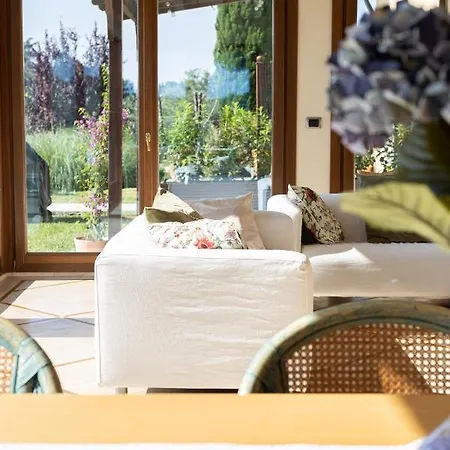 Porzione Di Con Piscina,giardino E Parcheggi Villa Riccione