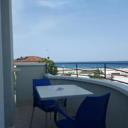 Aparthotel Saturnia 3*