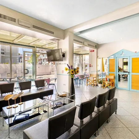 Hotel Caprice B&B - In Centro A Riccione 3*