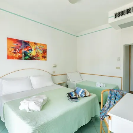 Hotel Caprice B&B - In Centro A Riccione 3*