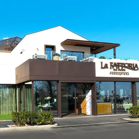 Marzia Con Piscina Hotel Riccione