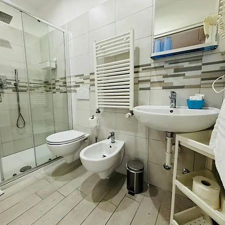 Iride Suite, Breakfast&brunch - Ideale Per Famiglie E Coppie Hotel 2*