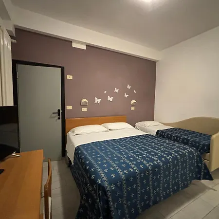 Iride Suite, Breakfast&brunch - Ideale Per Famiglie E Coppie Hotel 2*