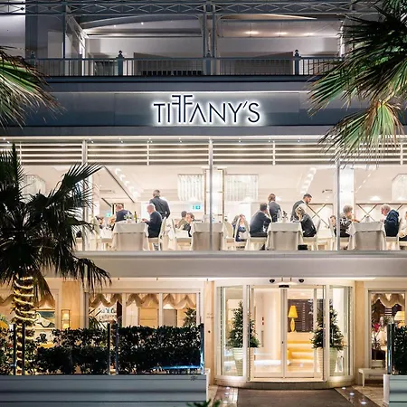 Tiffany's 4*