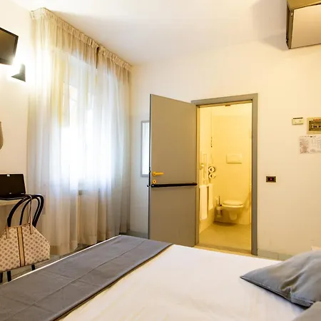Hotel Marzia Con Piscina 3*