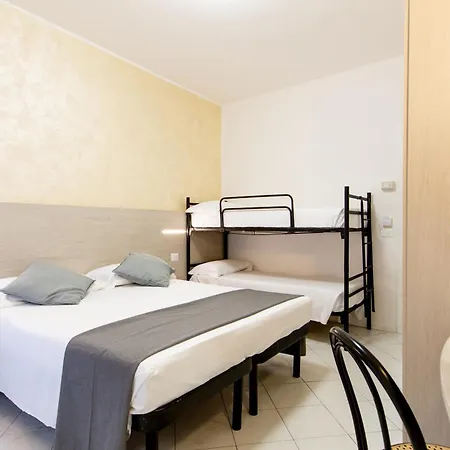Hotel Marzia Con Piscina 3*