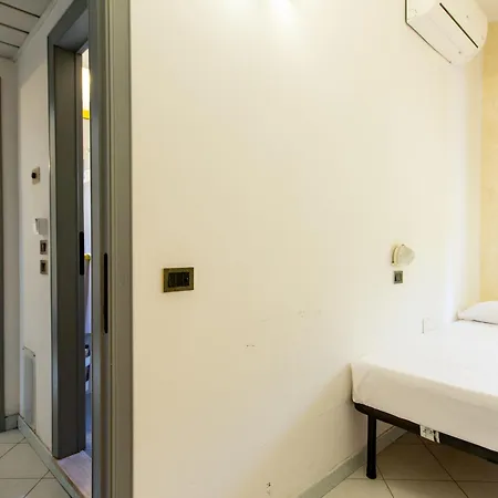 Hotel Marzia Con Piscina