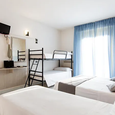 Hotel Marzia Con Piscina Riccione
