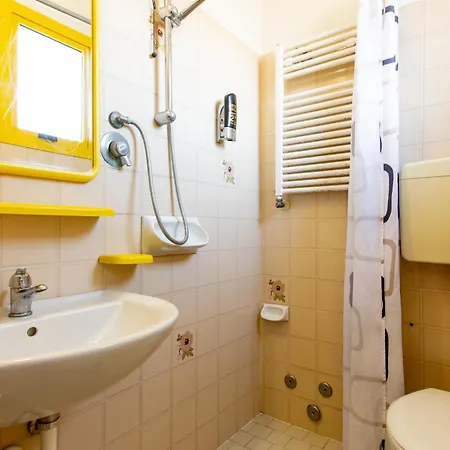 Hotel Marzia Con Piscina 3*
