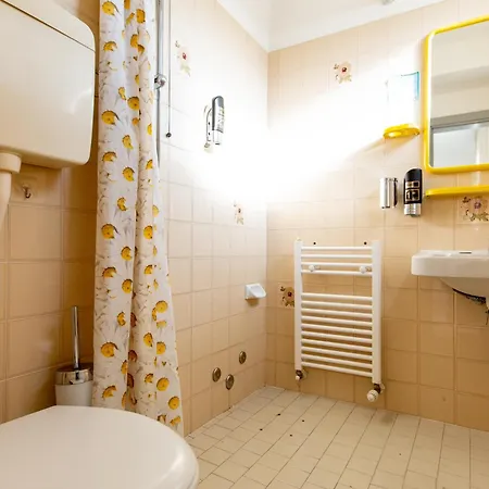 Hotel Marzia Con Piscina Riccione