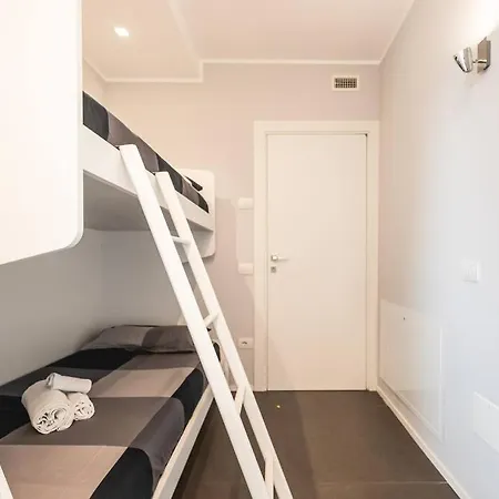 New Private Garden & Cozy Riccione