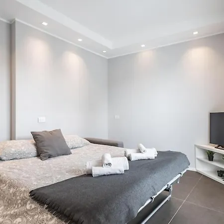 New Private Garden & Cozy Apartment Riccione