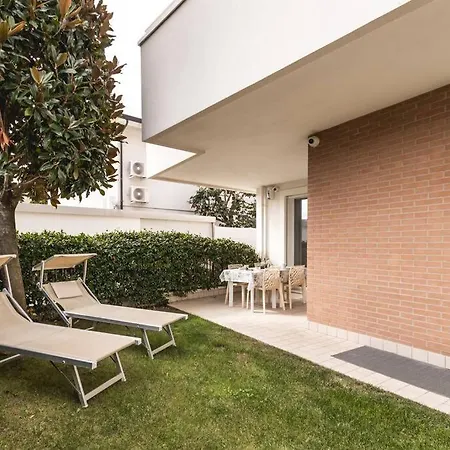 New Private Garden & Cozy *