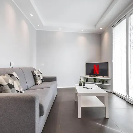 New Private Garden & Cozy Riccione