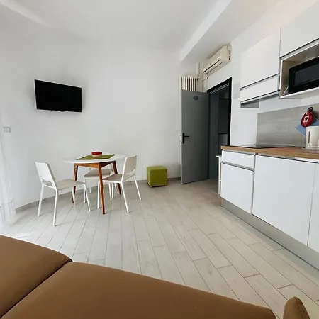 Iride Suite, Breakfast&brunch - Ideale Per Famiglie E Coppie 2* Riccione