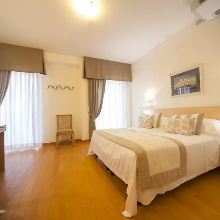 Hotel Mon Cheri 3*