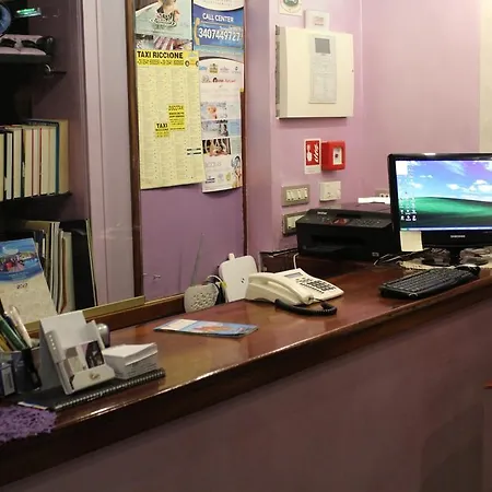 Midi Hotel *