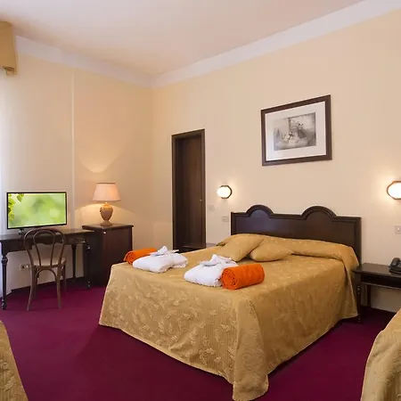 Otel Milano Helvetia - In Centro Con Piscina 3*
