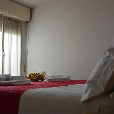 Montefiore Hotel *