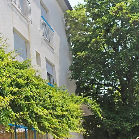Montefiore Hotel *