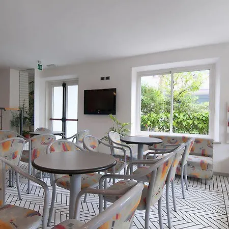 Aria Di Mare - Bed & Brunch In Centro A Szálloda Riccione