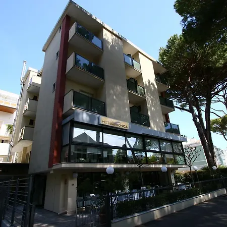 Hotel Monica