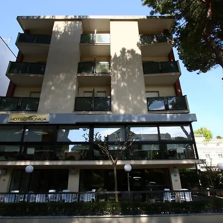 Hotel Monica