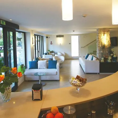 Hotel Monica 2*