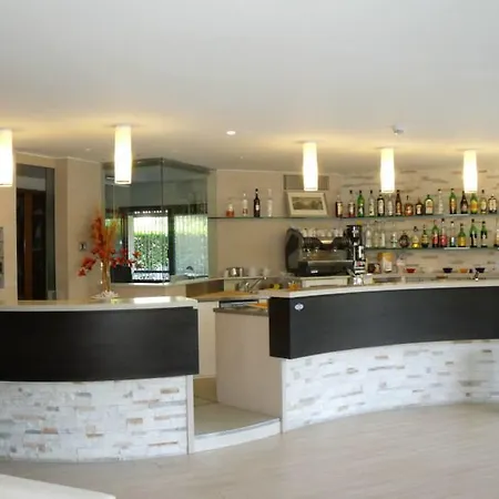 Monica Hotel 2*