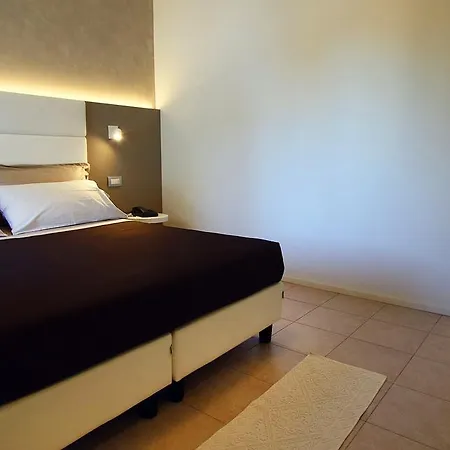 Hotel Monica 2*