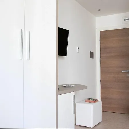 Hotel Monica 2*