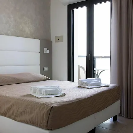 Monica Hotel