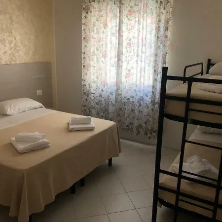 Marzia Con Piscina Hotel