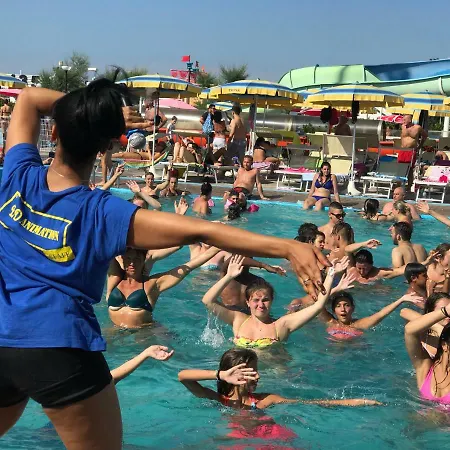 Marzia Con Piscina Hotel Riccione
