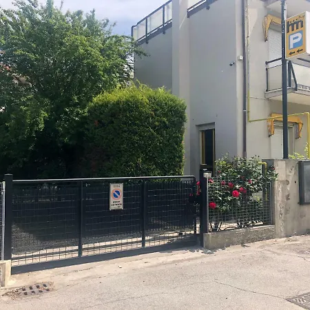 Marzia Con Piscina Hotel Riccione