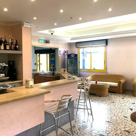 Marzia Con Piscina Hotel Riccione