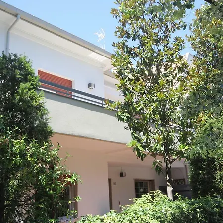 Villa Savina Appartamenti * Riccione