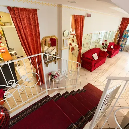 Aurelia Hotel 2*